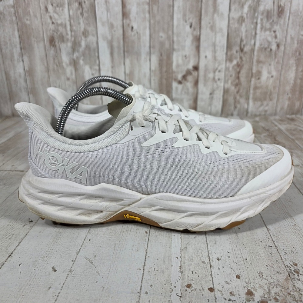 Hoka One One Speedgoat 5 Womens 9B White Trail Running Shoes Vibram Megagrip